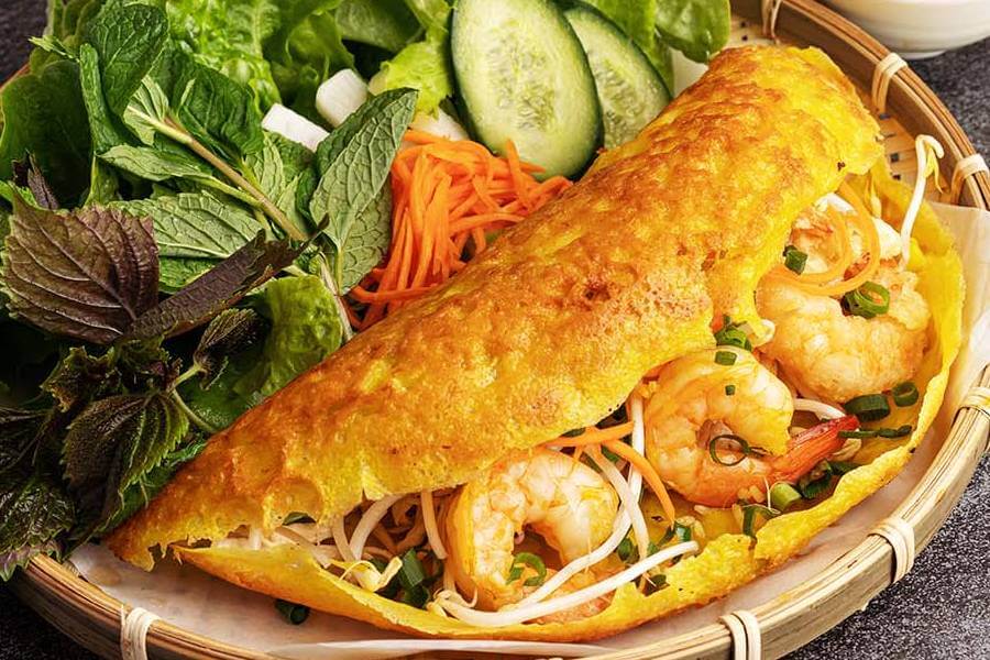 Banh Xeo (Vietnamese Pancake) - Vietnamese Dishes
