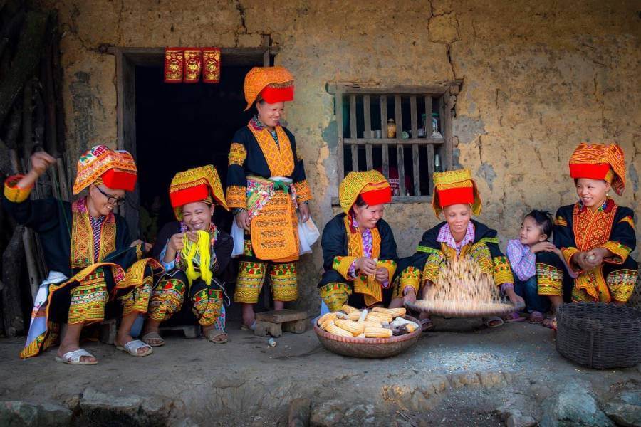 Vietnam DMC - Traditional Costume of Dao Ethnic Group