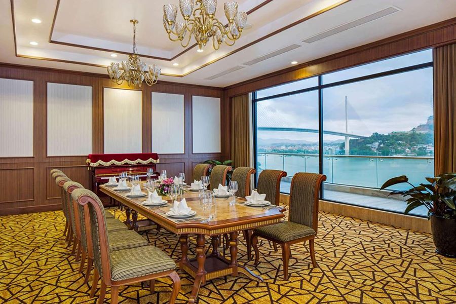 wyndham legend halong