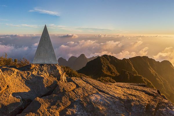 fansipan mountain peak