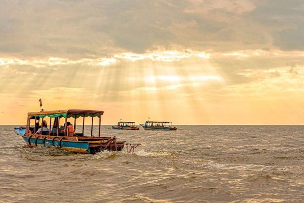 Tonle sap lake cambodia