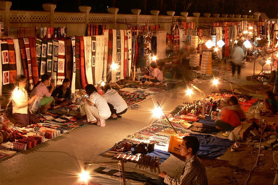 Night Market in luang phrabang - laos tour Night Market in luang phrabang - laos tour