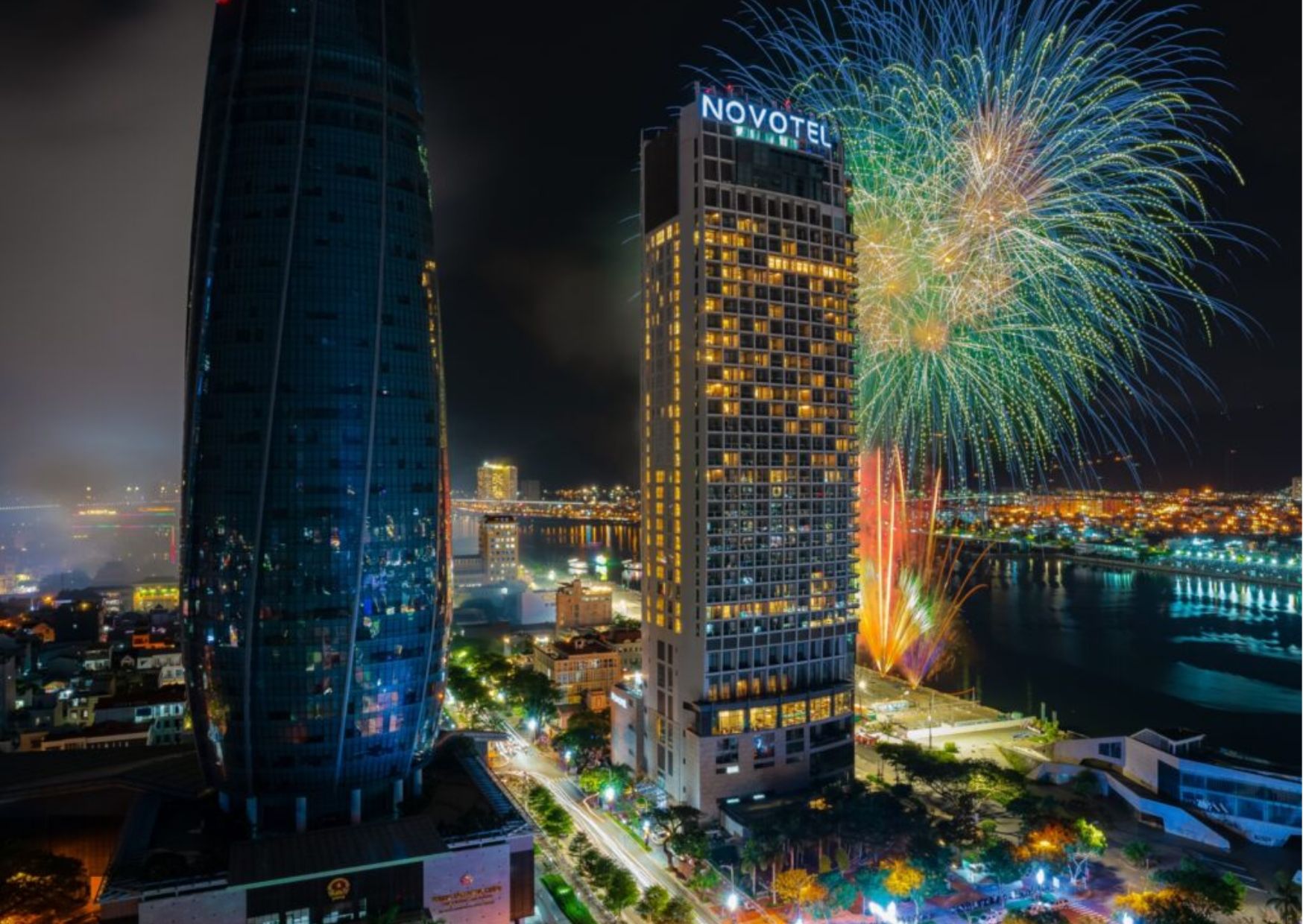 Vibrant fireworks bursting over Da Nang city skyline